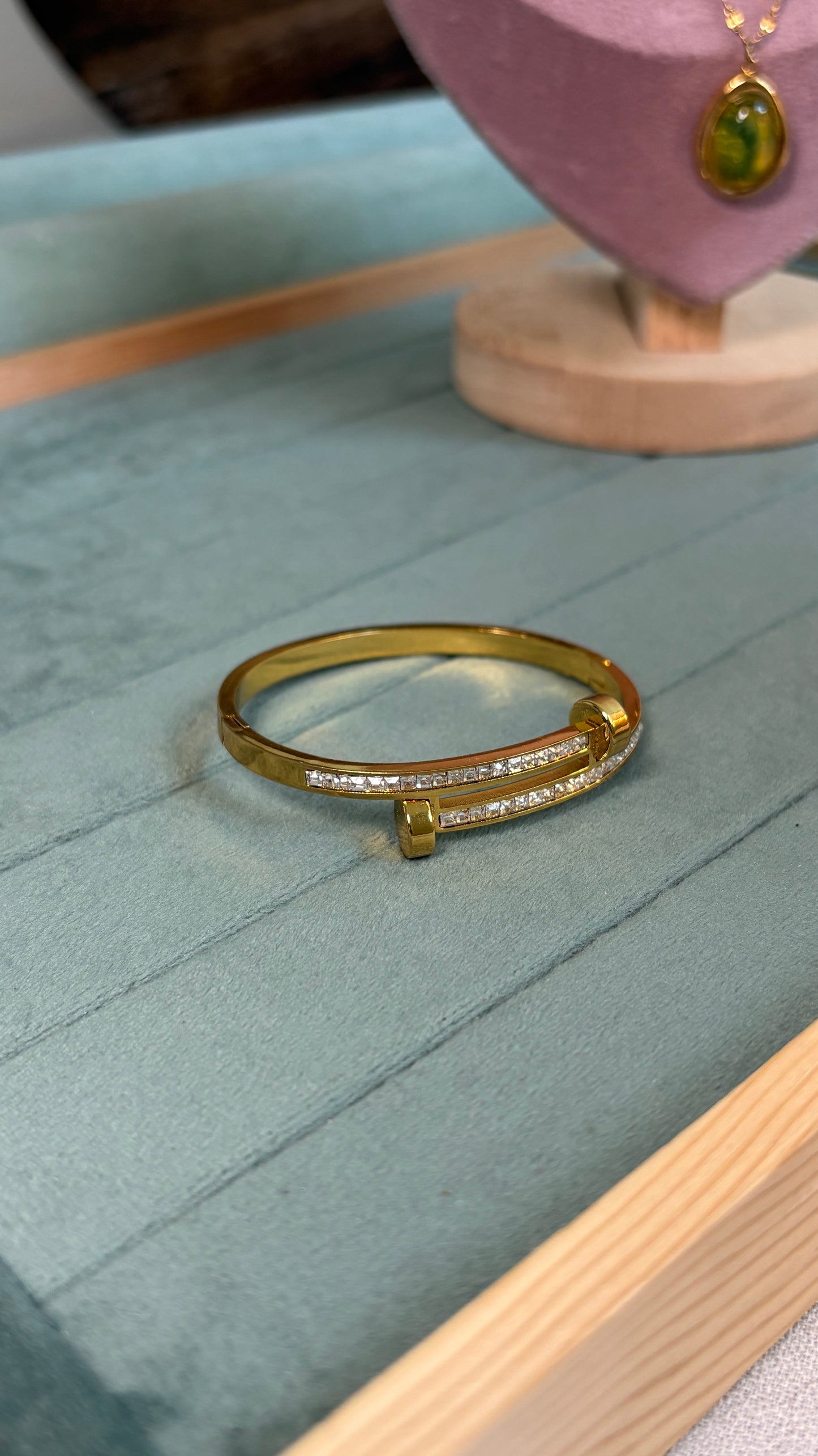 Thin Wrist hand white stone Kada