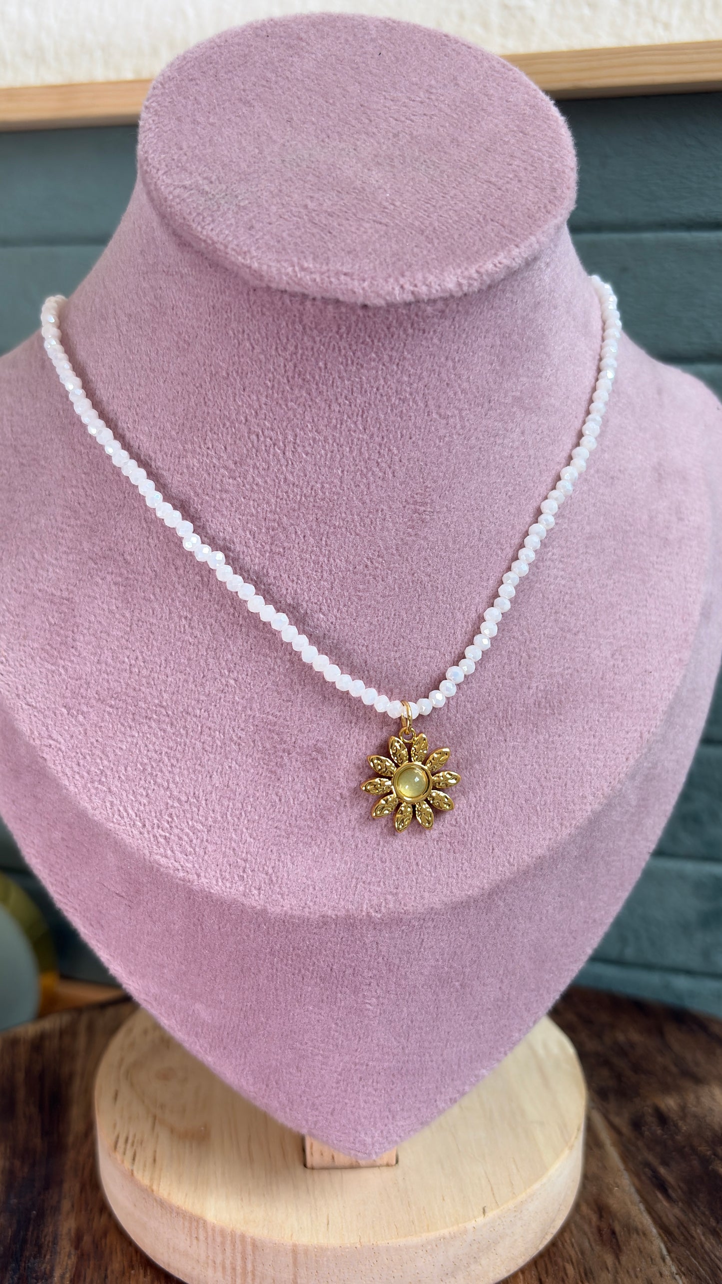 Flower chain pendant