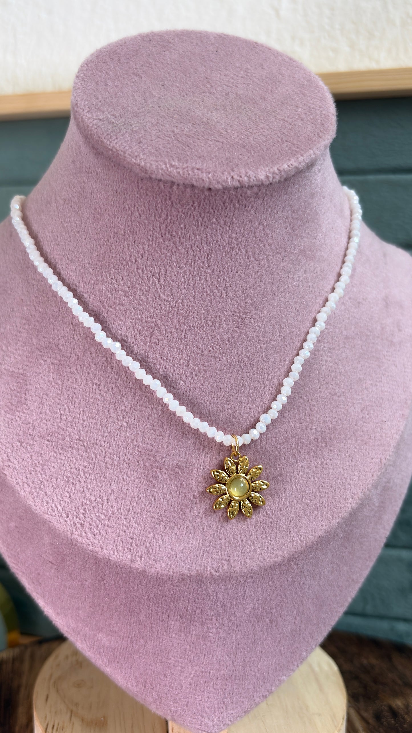 Flower chain pendant
