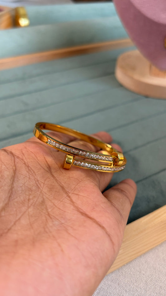 Thin Wrist hand white stone Kada
